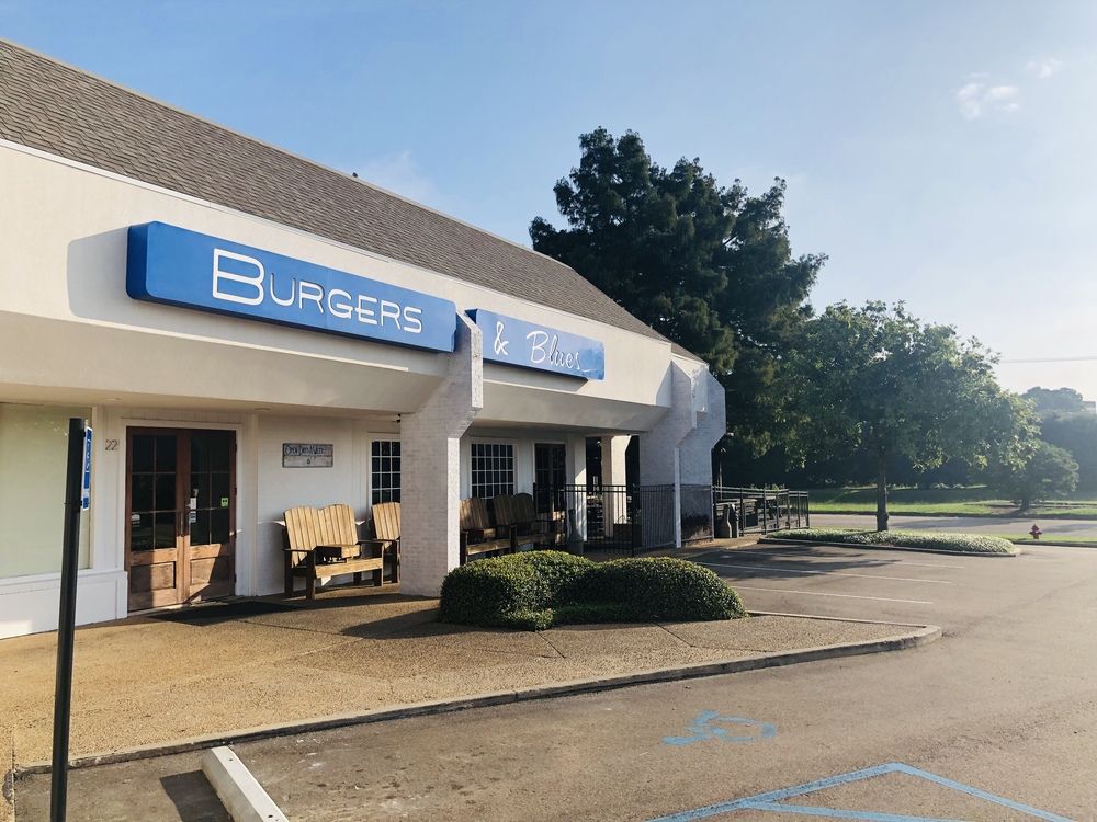 Centre Park: 1060 E County Line Rd, Ridgeland, MS 39157